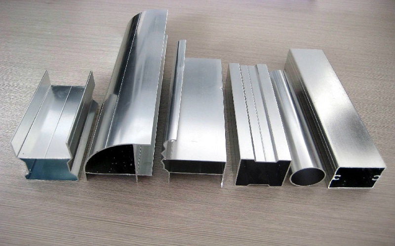 转口贸易：铝型材出口的灵活应对之道